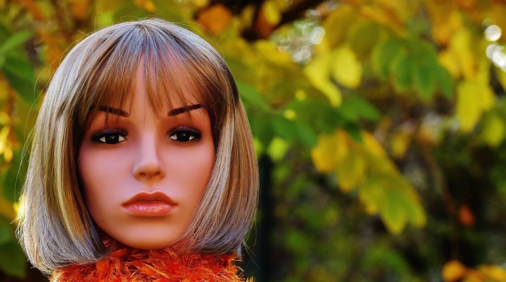 Peluca sintética rubia maniquí